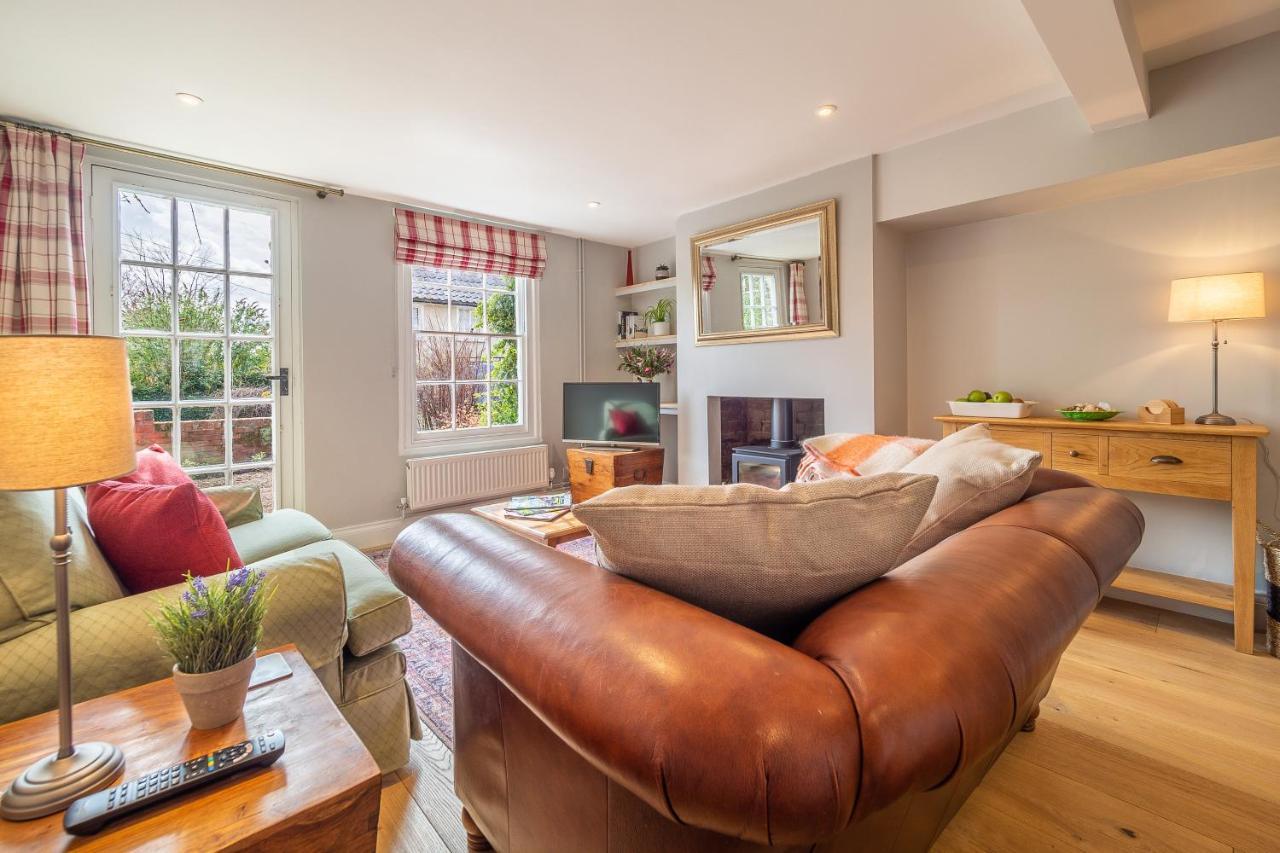 Nayland Adorable Cottage With A Log Burner In Heavenly Village - Constable Lodge מראה חיצוני תמונה