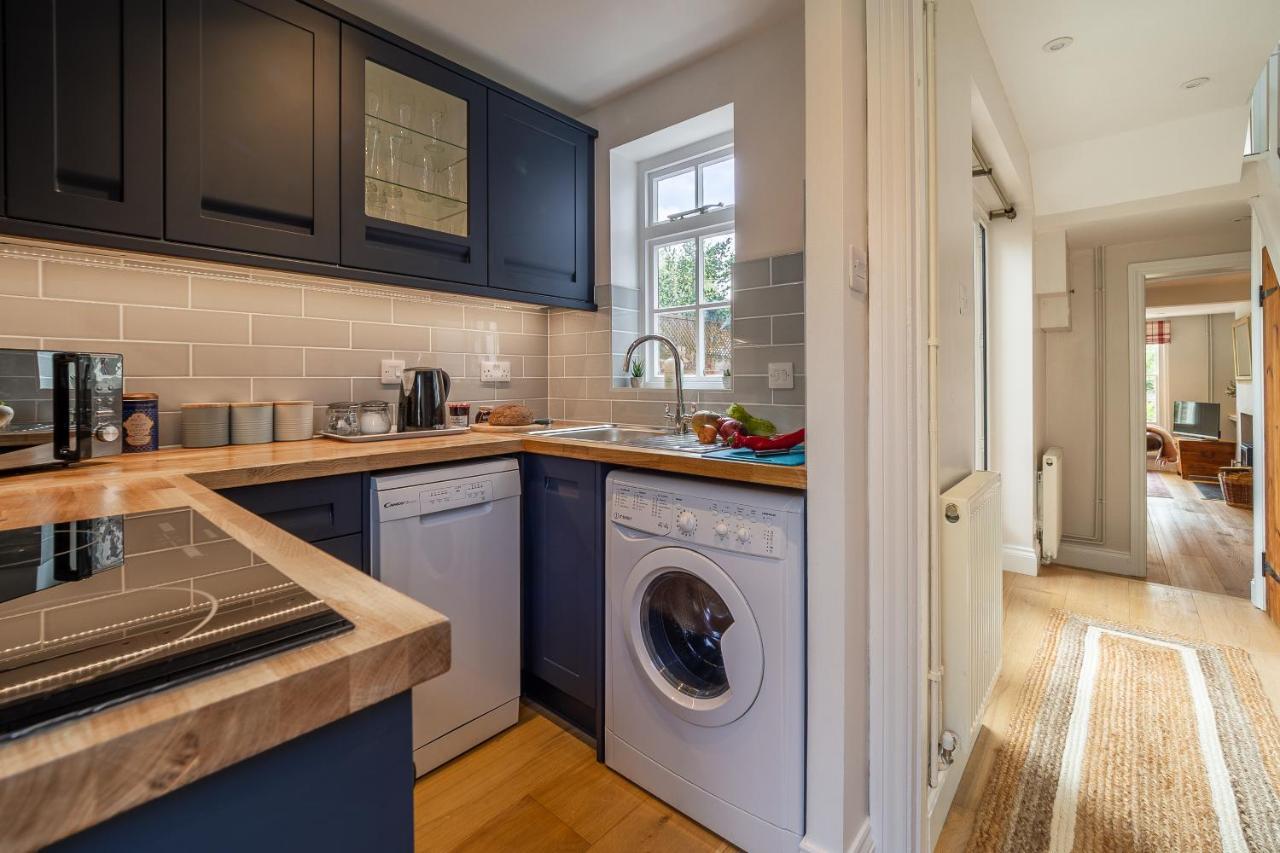 Nayland Adorable Cottage With A Log Burner In Heavenly Village - Constable Lodge מראה חיצוני תמונה