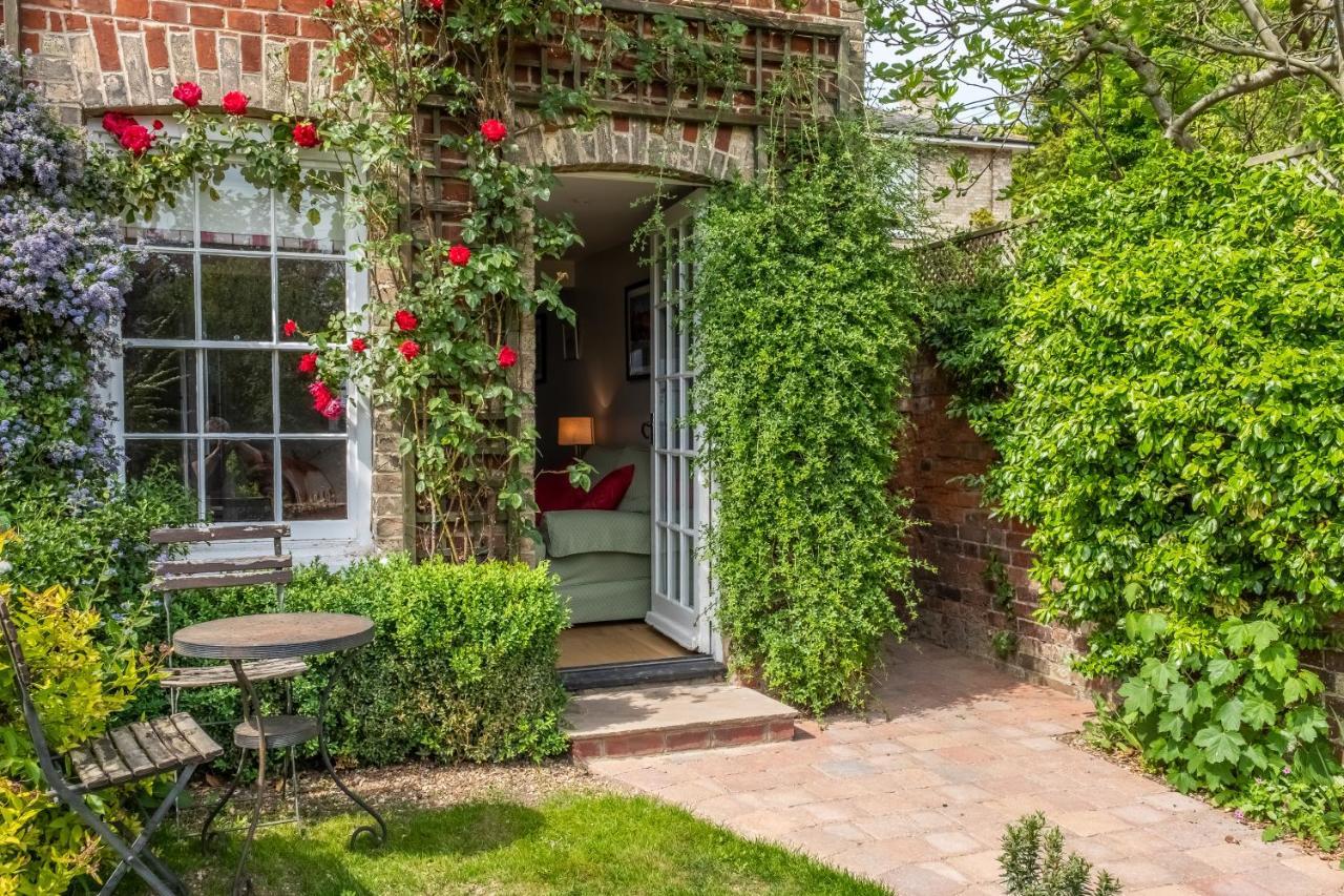 Nayland Adorable Cottage With A Log Burner In Heavenly Village - Constable Lodge מראה חיצוני תמונה